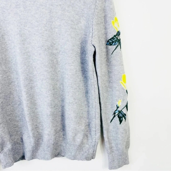 T.I.M.I.N.G. Gray Long Sleeve Knit Sweater With Yellow Floral Detail‎ Size Large - Picture 4 of 7